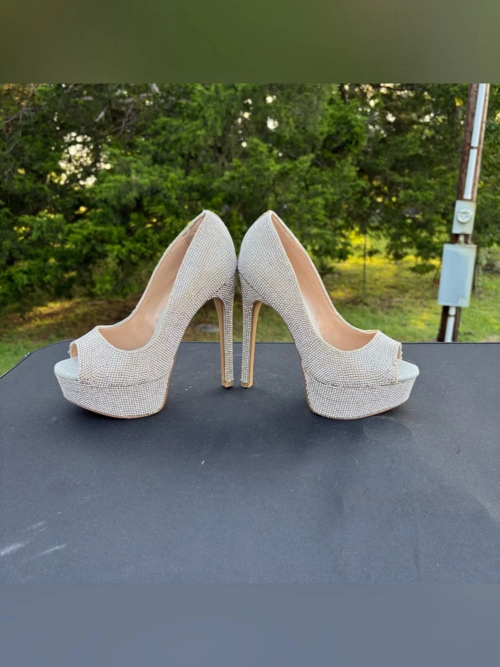 Steve Madden Silver Crystal Peep-Toe Platform Heels Sz 6 see pics for condition